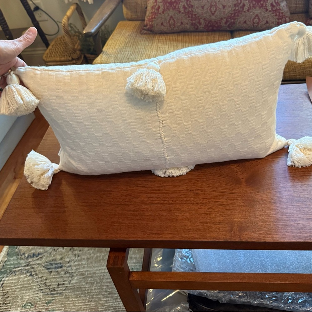 Archive New York Natural White Antigua Pillow